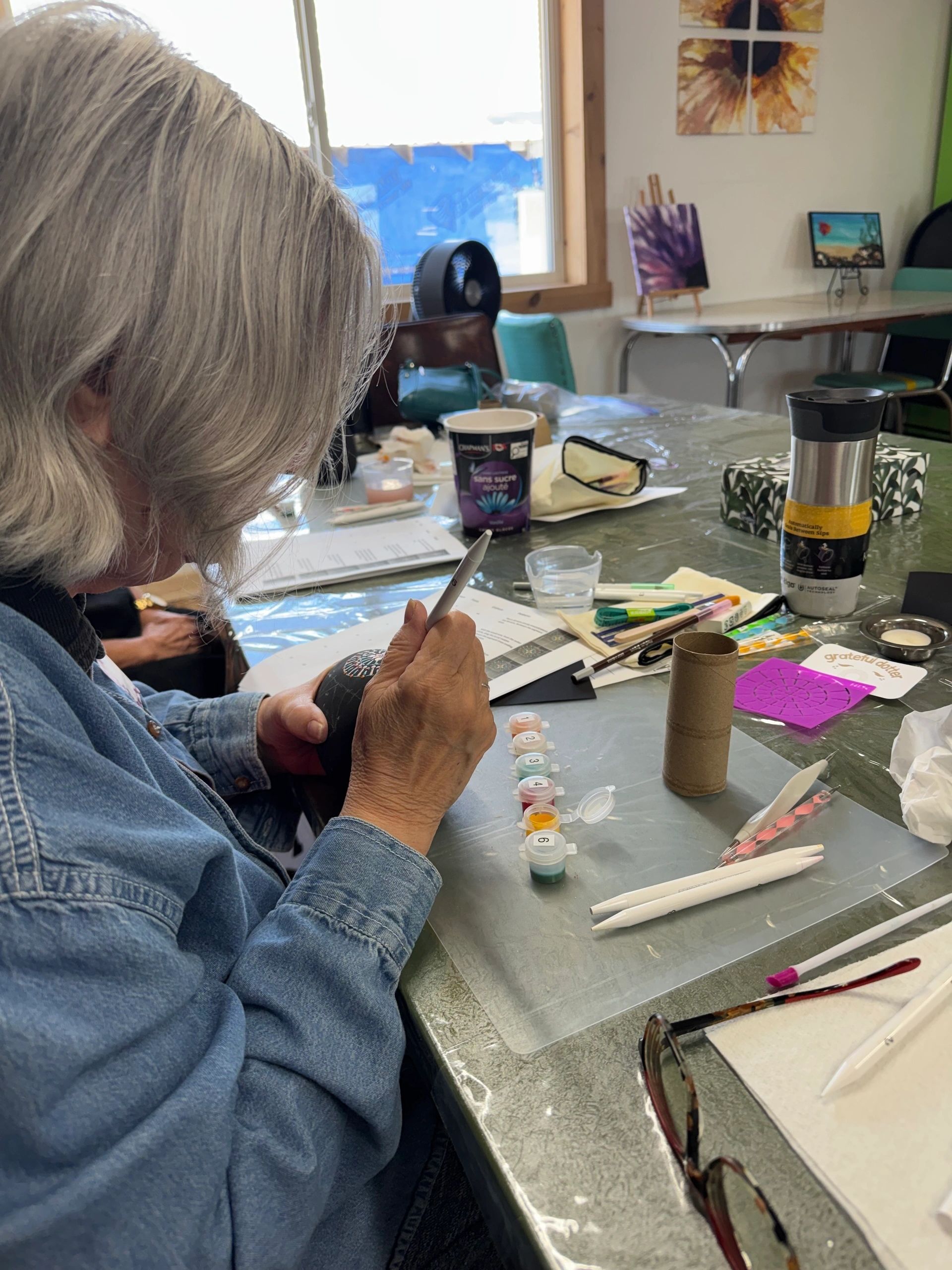 Dot art painting workshop